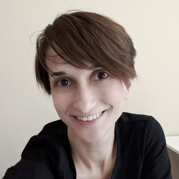 Meet your Posher, Lydia - Picture 1 of 1